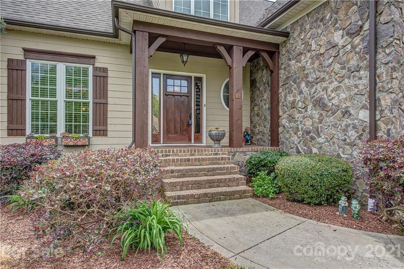 5012 Harstone Ct, Cramerton, NC 28032