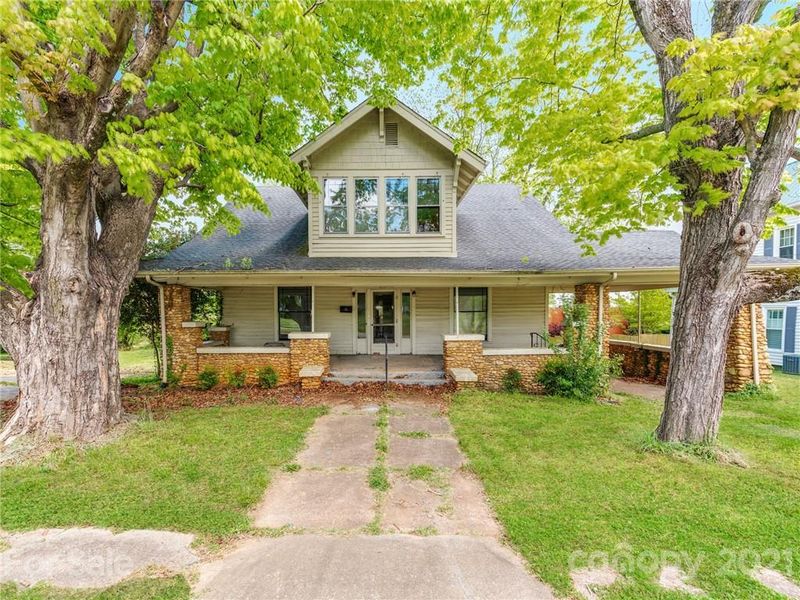 815 N Main Ave, Newton, NC 28658
