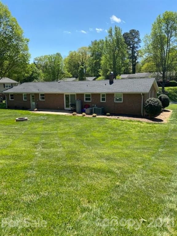 130 32nd Ave NW, Hickory, NC 28601