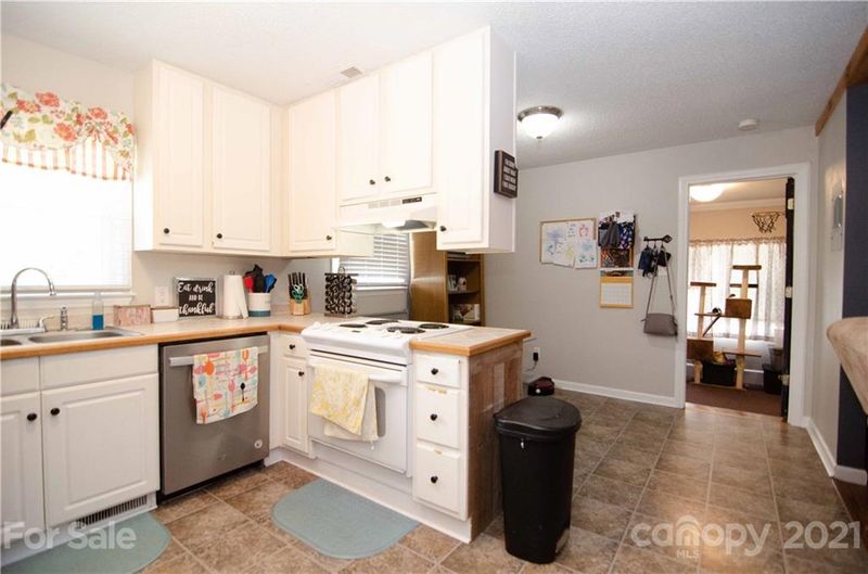 14 Cartwright St #8, York, SC 29745