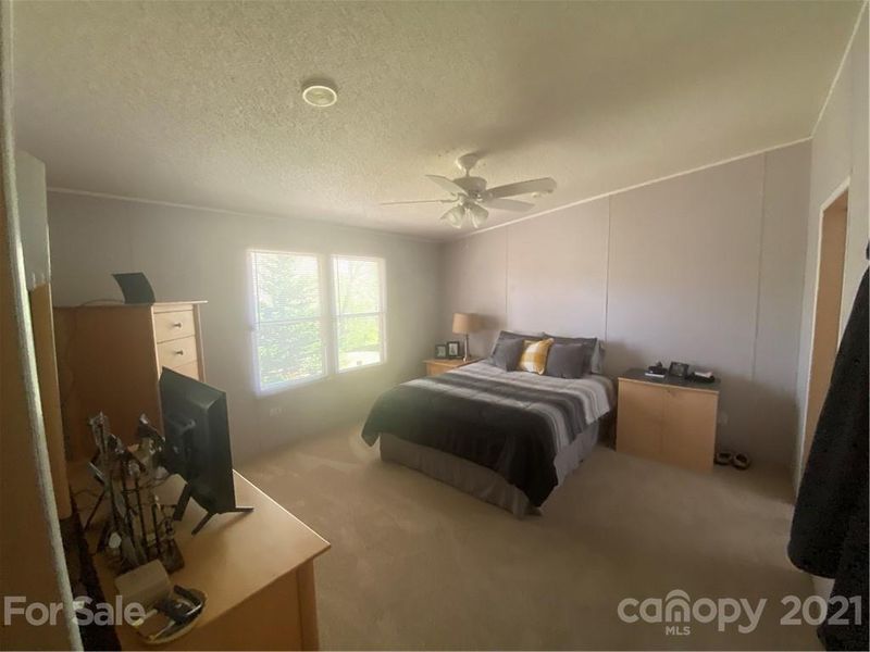112 Blackberry Ln, Stanley, NC 28164