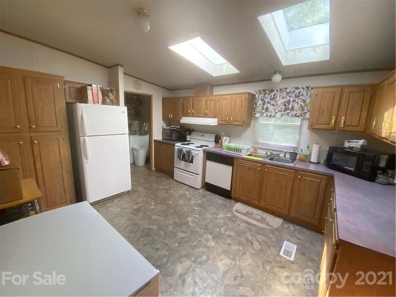 112 Blackberry Ln, Stanley, NC 28164