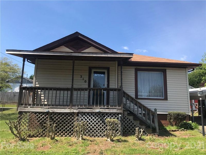 310 Mayflower Ave, Cramerton, NC 28032