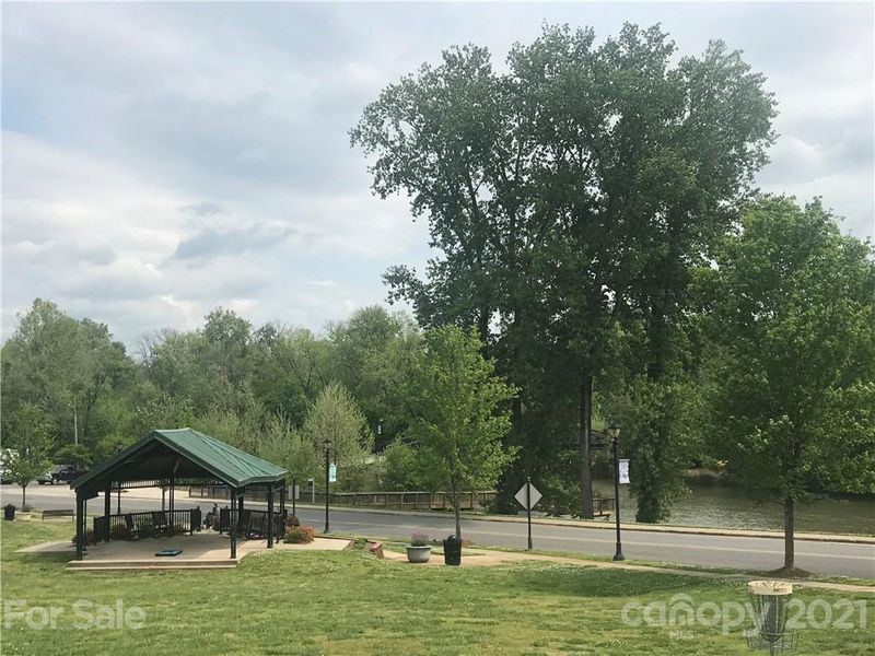 310 Mayflower Ave, Cramerton, NC 28032