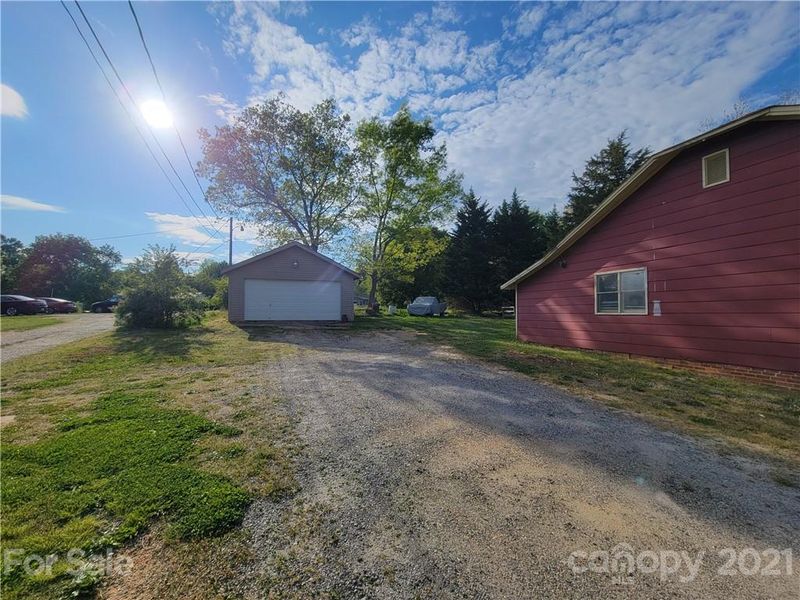 2213 N Aspen St, Lincolnton, NC 28092