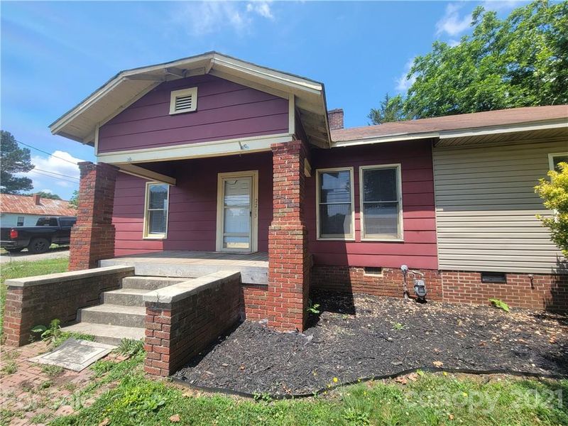 2213 N Aspen St, Lincolnton, NC 28092