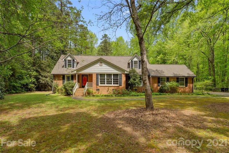 2040 Berrywood Ln, Clover, SC 29710