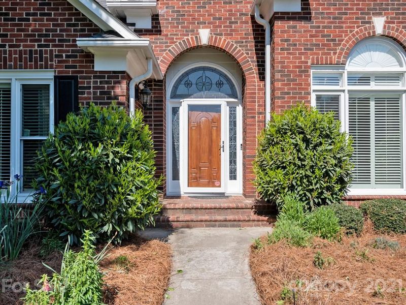 5645 Sunstar Ct, Charlotte, NC 28226