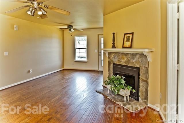 7923 Stillwater Dr, Sherrills Ford, NC 28673