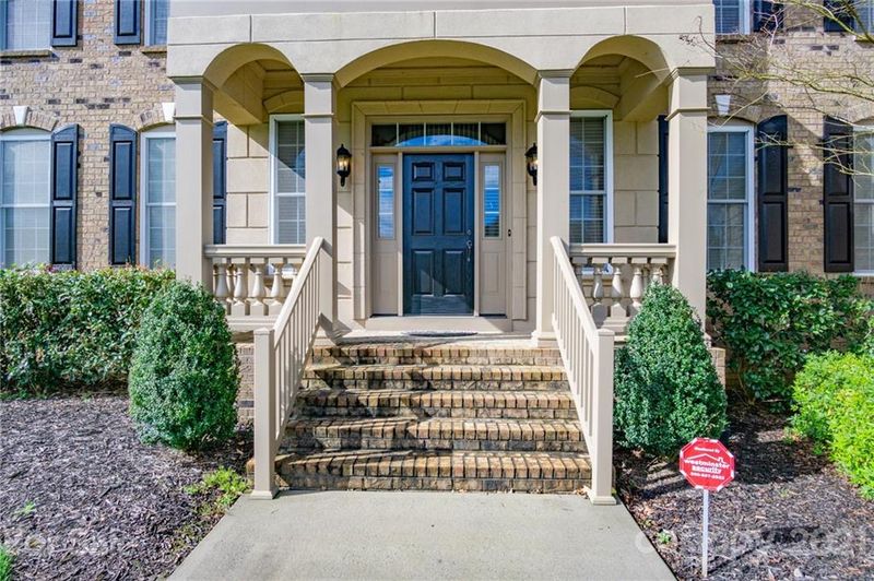 852 Wandering Way Dr, Waxhaw, NC 28173
