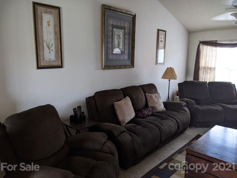 209 Glencroft Dr, Wingate, NC 28174