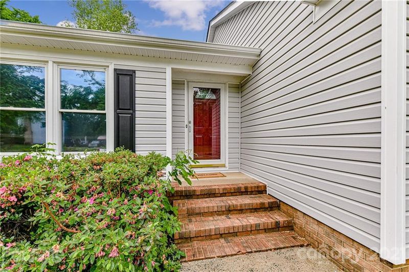 9618 Central Dr, Mint Hill, NC 28227