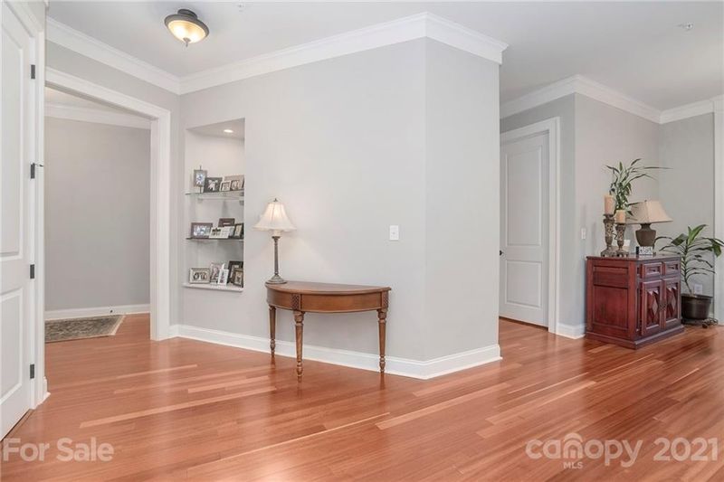 2810 Selwyn Ave #207, Charlotte, NC 28209
