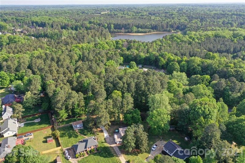 13725 Sustare Ct, Matthews, NC 28105