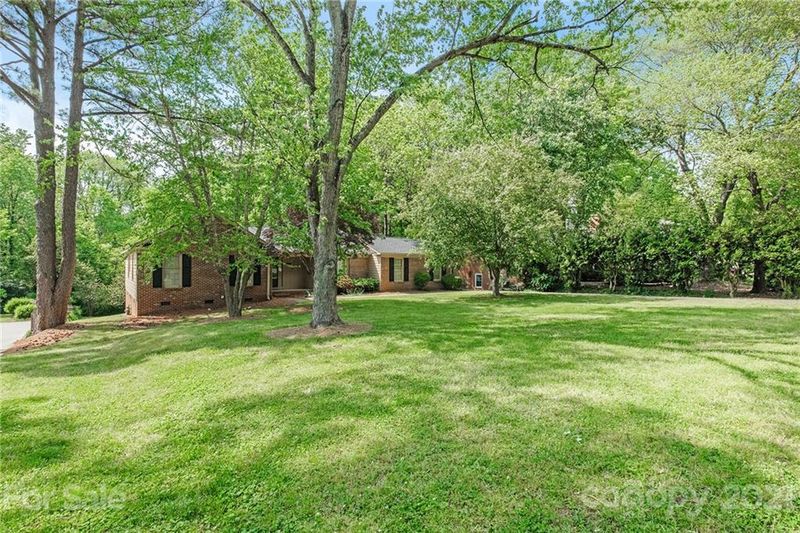 437 Lyttleton Dr, Charlotte, NC 28211