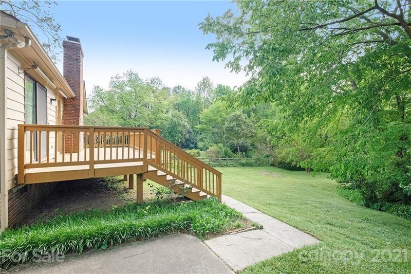 437 Lyttleton Dr, Charlotte, NC 28211