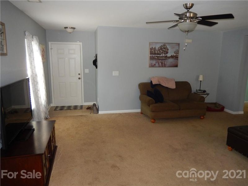 4384 Stone Mountain Dr, Gastonia, NC 28054
