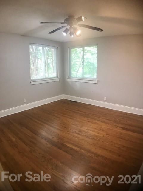 104 30th Ave, Hickory, NC 28601