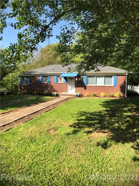 104 30th Ave, Hickory, NC 28601