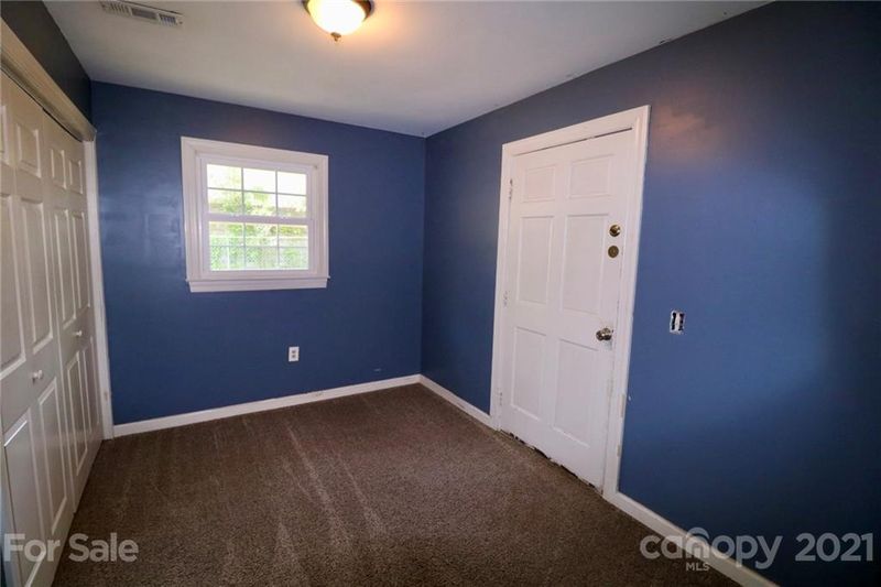 805 Park Rd, Dallas, NC 28034