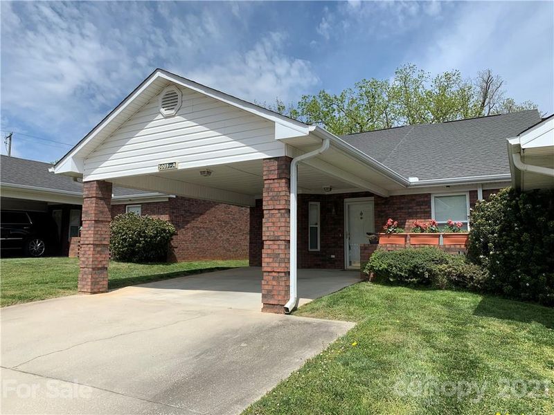 5003 Roseboro Ct #A, Lowell, NC 28098