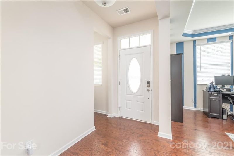 7448 Meridale Forest Dr, Charlotte, NC 28269