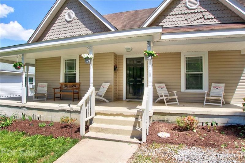 123 N Maple St, Mooresville, NC 28115
