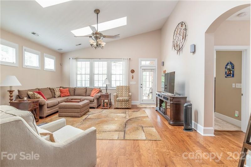 10931 Round Rock Rd, Charlotte, NC 28277