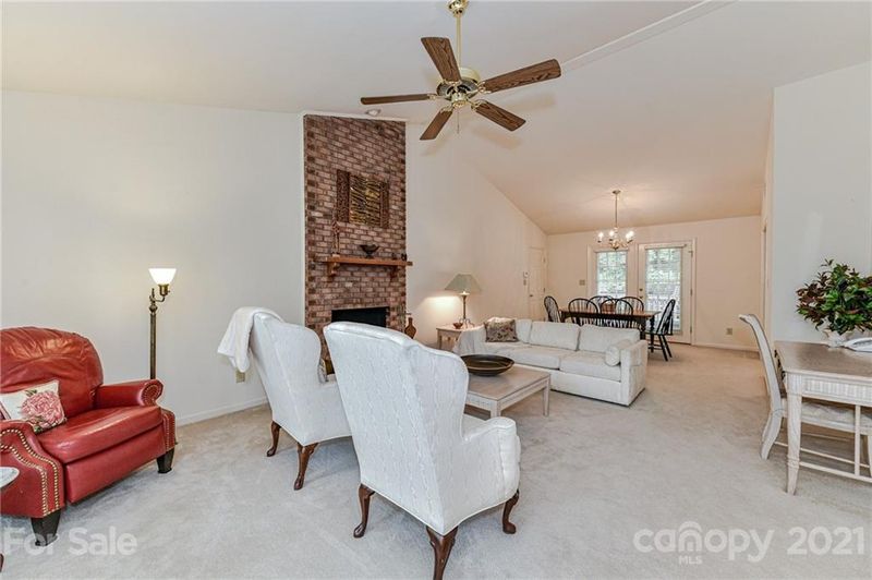 601 Laurel Fork Dr, Matthews, NC 28105