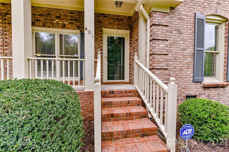 601 Laurel Fork Dr, Matthews, NC 28105