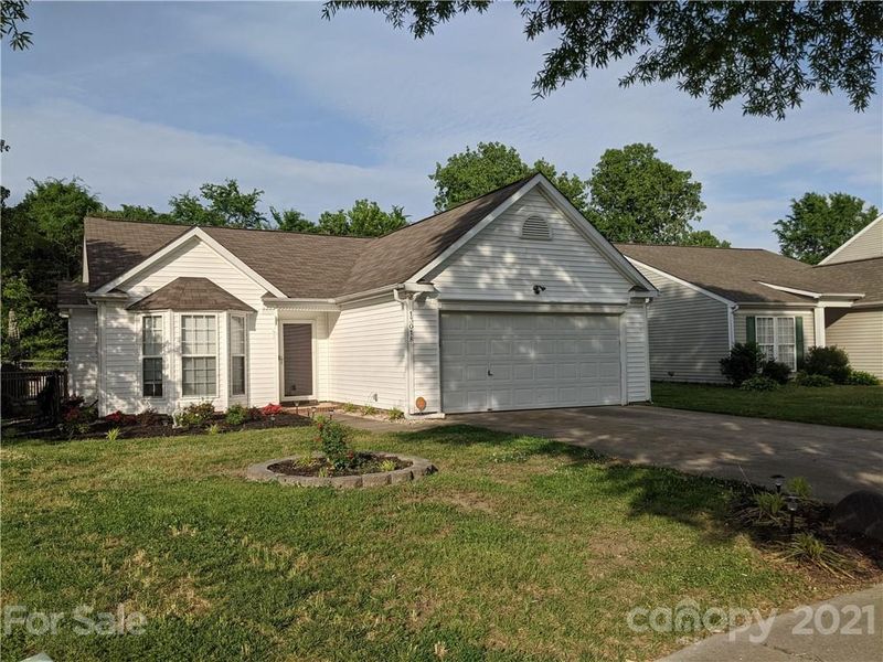13018 Planters Row Dr, Charlotte, NC 28278