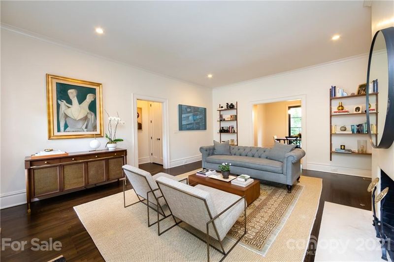 2230 Sharon Rd, Charlotte, NC 28207