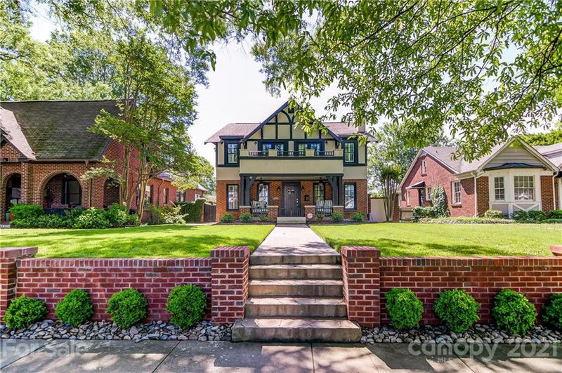 2209 Charlotte Dr, Charlotte, NC 28203