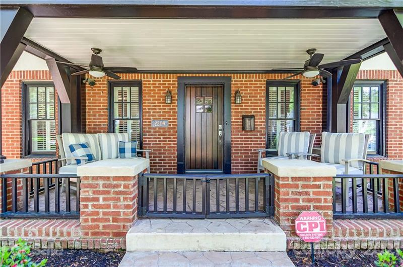2209 Charlotte Dr, Charlotte, NC 28203