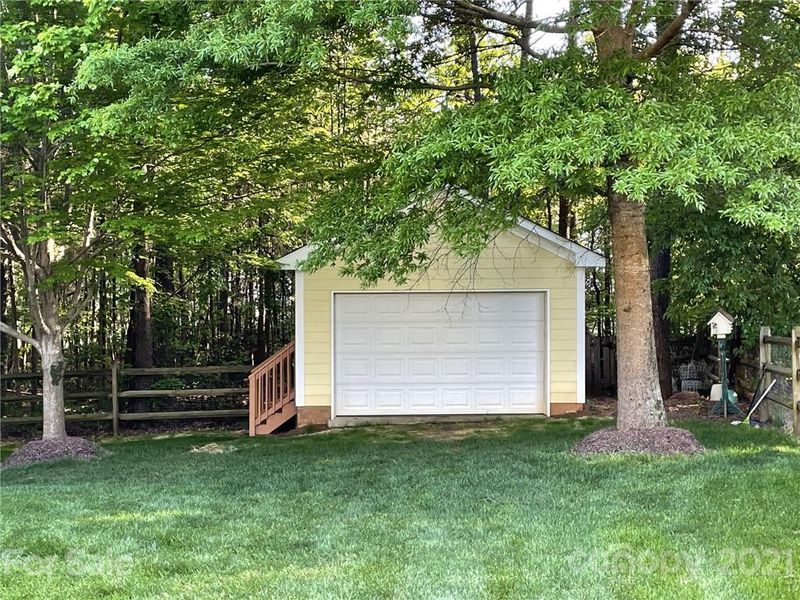 3935 Harmattan Dr, Denver, NC 28037