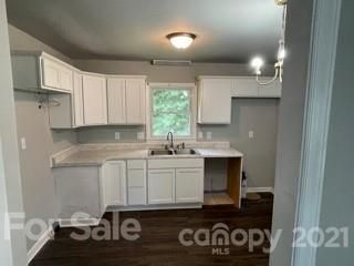 6218 Running Deer Rd, Charlotte, NC 28214