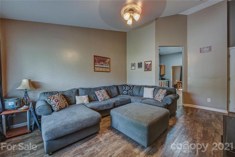 1275 Laurel Woods Dr, Gastonia, NC 28052