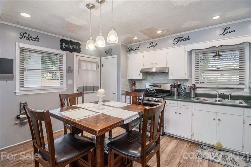 3036 Marigold Ln, Gastonia, NC 28052