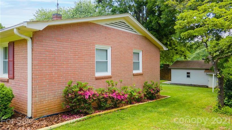 2769 17th Ave, Hickory, NC 28601