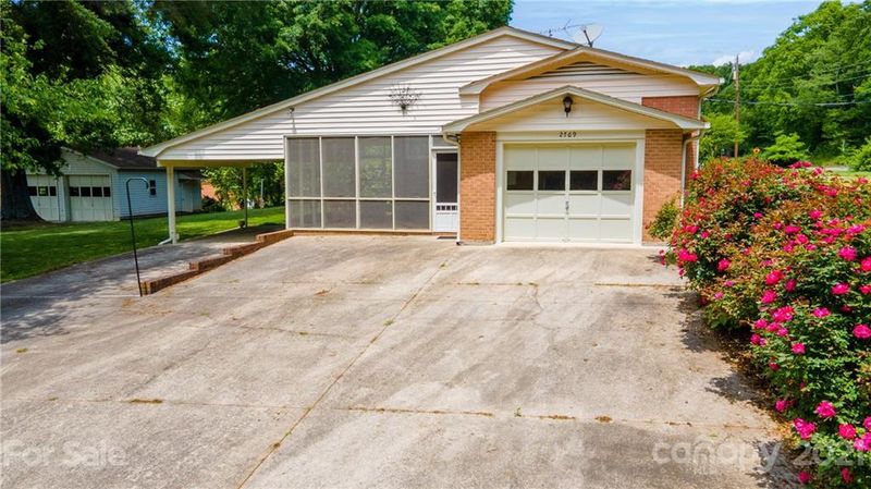 2769 17th Ave, Hickory, NC 28601