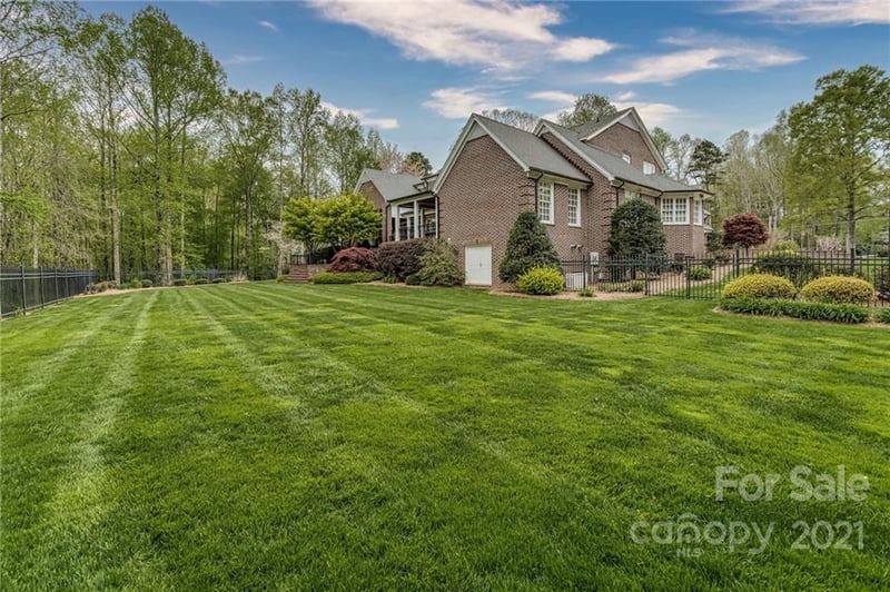 3302 Camden Rd, Statesville, NC 28625