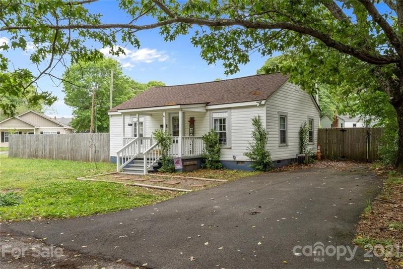 101 White St, Clover, SC 29710