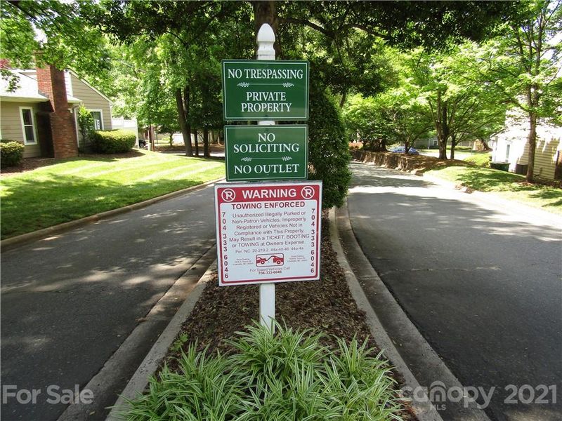9039 Mcalpine Cove Ct, Charlotte, NC 28270