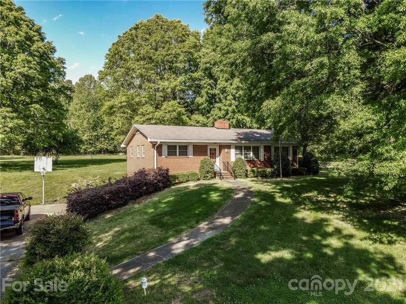 2001 Rocky River Rd, Charlotte, NC 28213