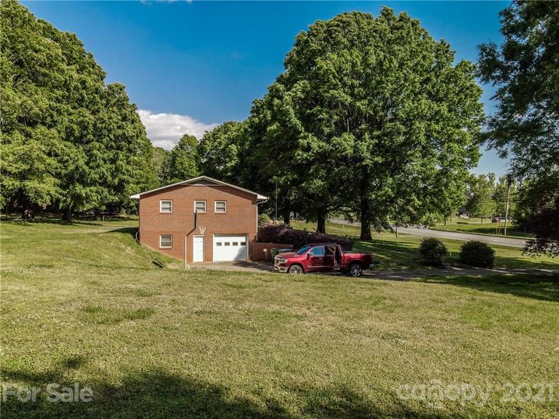 2001 Rocky River Rd, Charlotte, NC 28213