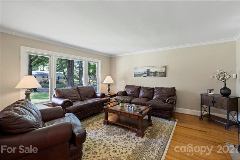 4223 Chelmsford Rd, Charlotte, NC 28211