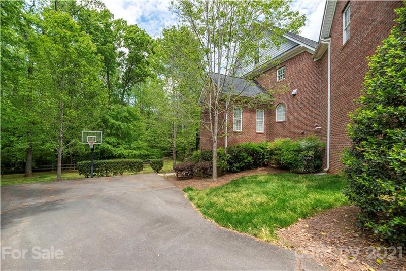 4601 Spicewood Dr, Charlotte, NC 28227