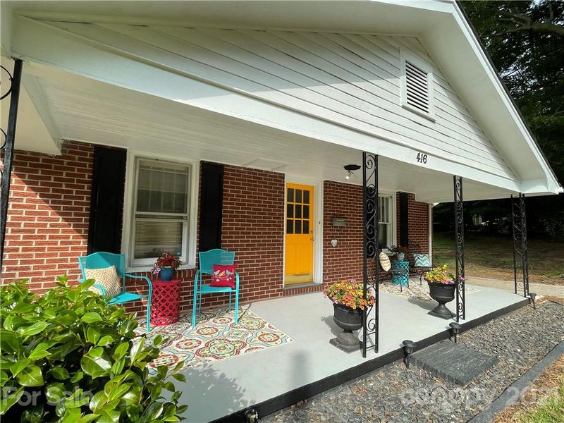 416 Salisbury Rd, Statesville, NC 28677