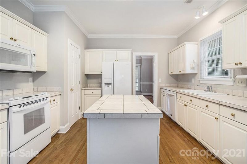 10309 Johns Towne Dr, Charlotte, NC 28210