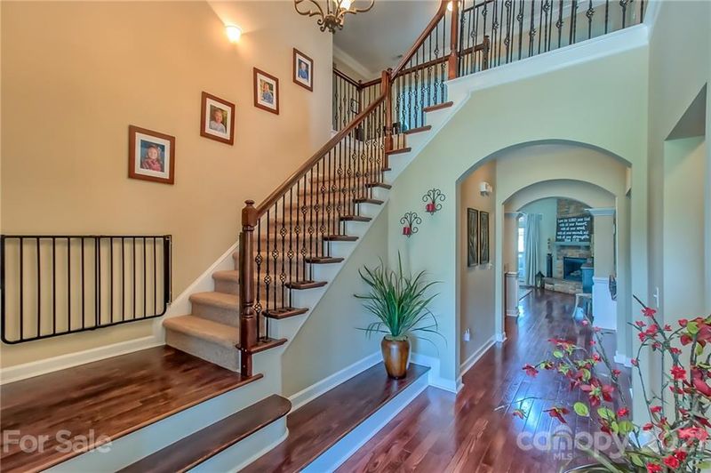 606 Five Leaf Ln, Waxhaw, NC 28137